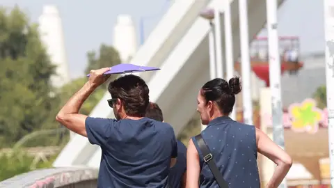 Imagen de archivo de Sevilla y del calor. Imagen de archivo de Sevilla y del calor.