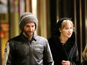 Bradley Cooper y Suki Waterhouse en 2013 Bradley Cooper y Suki Waterhouse en 2013