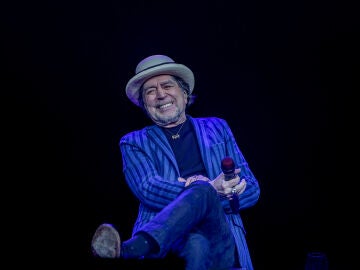 El cantante Joaquín Sabina durante una actuación en el WiZink Center, a 20 de diciembre de 2023