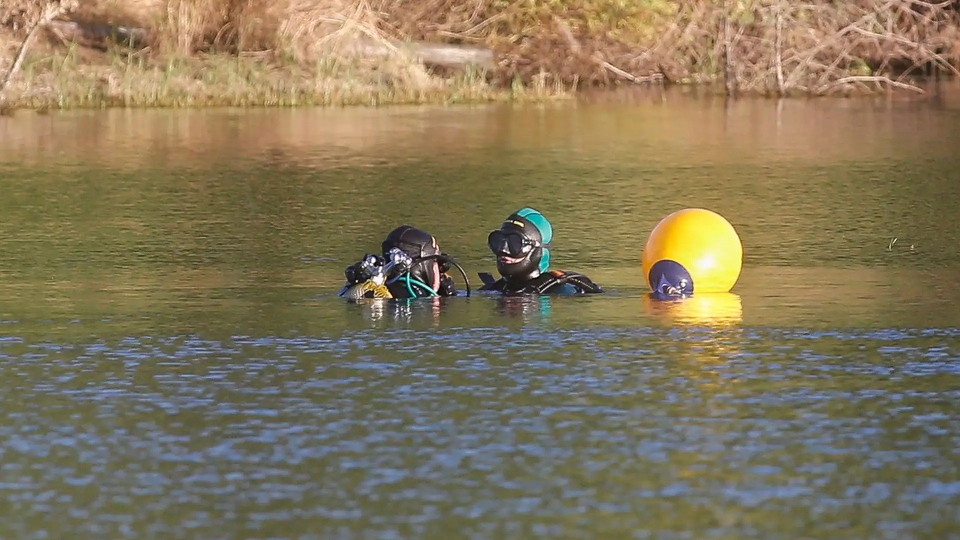Retoman la búsqueda de los dos desaparecidos en el embalse de Belesar (Lugo) Retoman la búsqueda de los dos desaparecidos en el embalse de Belesar (Lugo)