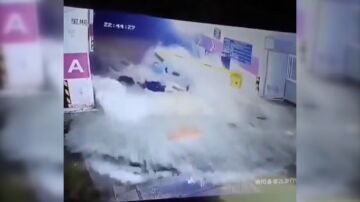 Inundación en un párking subterráneo de China