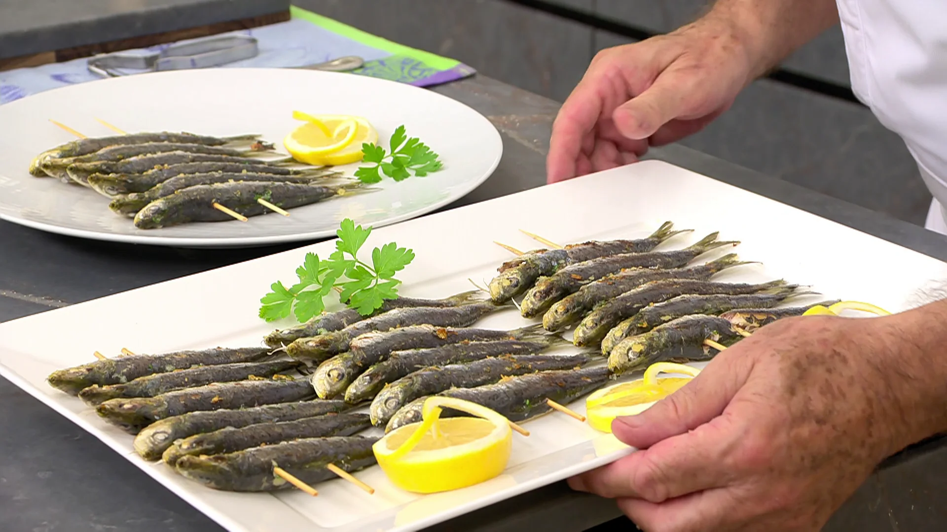 ¡Un espeto de sardinas casero! El truco de Arguiñano para disfrutarlo aunque no vayas al chiringuito ¡Un espeto de sardinas casero! El truco de Arguiñano para disfrutarlo aunque no vayas al chiringuito