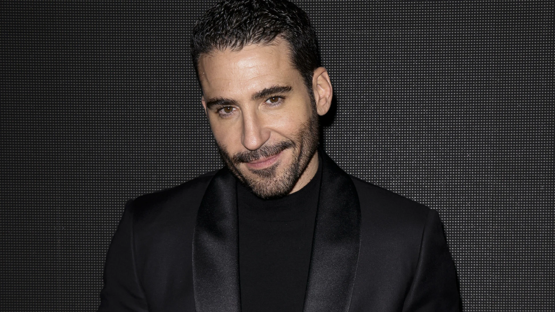 Miguel Ángel Silvestre en la Paris Fashion Week del año pasado Miguel Ángel Silvestre en la Paris Fashion Week del año pasado