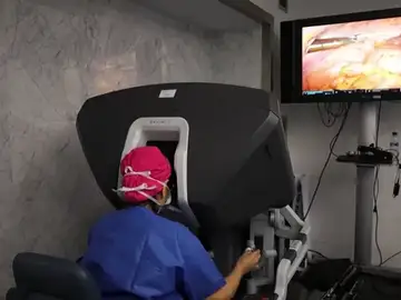 Una técnica que mueve el útero para protegerlo de los efectos de los tratamientos oncológicos Una técnica que mueve el útero para protegerlo de los efectos de los tratamientos oncológicos