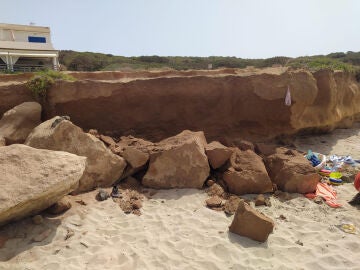 Tragedia en Formentera: muere una bebé de dos meses por un desprendimiento de rocas en Formentera