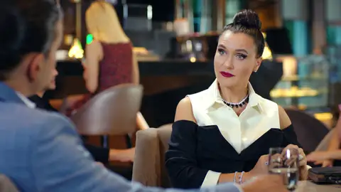 Ender y Yildiz tienen un nuevo encargo: deben conseguir que la mujer de Saffet firme el divorcio Ender y Yildiz tienen un nuevo encargo: deben conseguir que la mujer de Saffet firme el divorcio