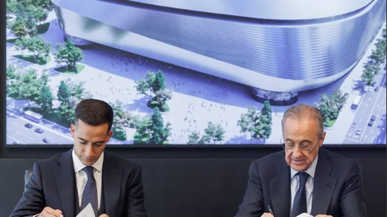 Lucas V&aacute;zquez en su renovaci&oacute;n con el Real Madrid