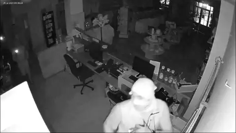 Ofrecen una recompensa por ayudar a encontrar a los ladrones de su negocio: esta es la cantidad Ofrecen una recompensa por ayudar a encontrar a los ladrones de su negocio: esta es la cantidad