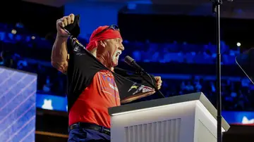 El luchador profesional Hulk Hogan habla el cuarto día de la Convención Nacional Republicana (RNC) en el Fiserv Forum en Milwaukee, Wisconsin, EE.UU., el 18 de julio de 2024. El luchador profesional Hulk Hogan habla el cuarto día de la Convención Nacional Republicana (RNC) en el Fiserv Forum en Milwaukee, Wisconsin, EE.UU., el 18 de julio de 2024.