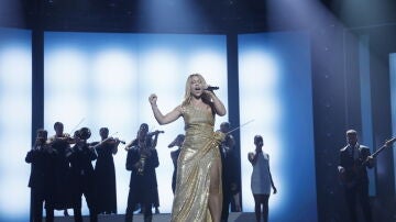 Julia Medina, en plan diva para homenajear a Celine Dion porque ‘The show must go on’