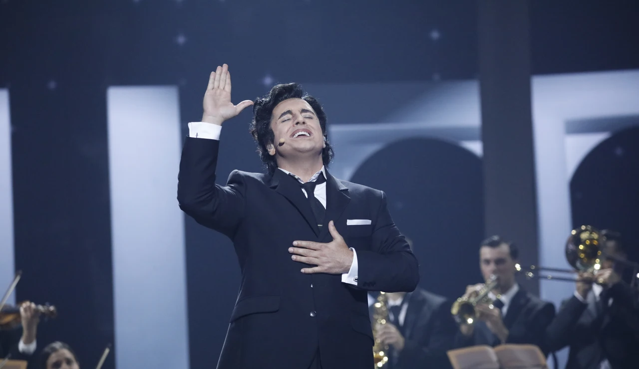 Magistral David Bustamante: emociona como Antonio Molina cantando ‘Adiós a España’