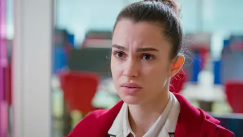 Ayaz le confiesa a Asiye todo lo que siente por ella en los próximos capítulos de Hermanos Asiye en Hermanos