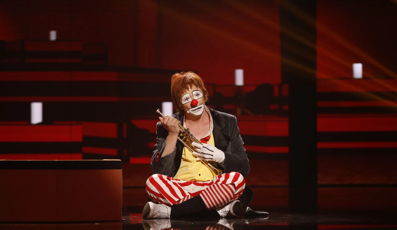 Supremme de Luxe conmueve con la ‘Balada triste de trompeta’ de Raphael