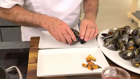 Karlos Arguiñano te sorprende con deliciosas y creativas recetas para disfrutar de los mejillones de distintas maneras Karlos Arguiñano te sorprende con deliciosas y creativas recetas para disfrutar de los mejillones de distintas maneras