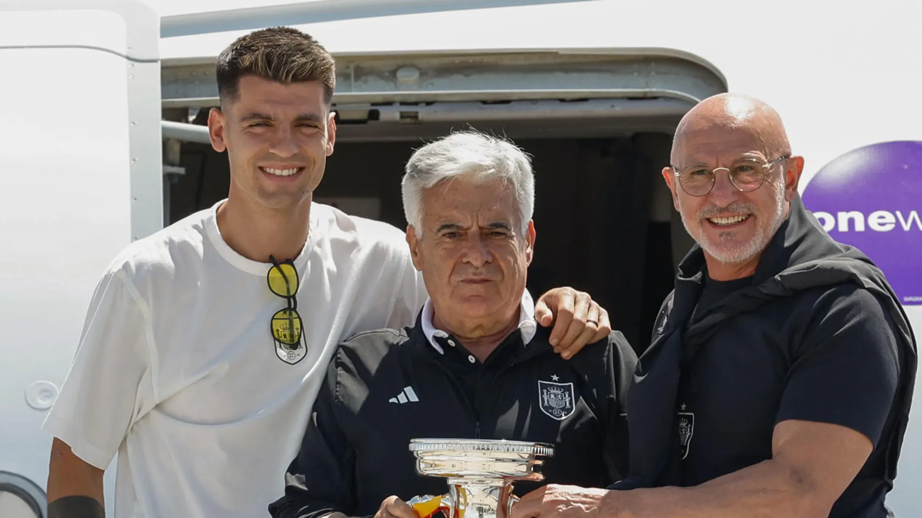 Pedro Rocha, junto a Álvaro Morata y Luis de la Fuente Pedro Rocha, junto a Álvaro Morata y Luis de la Fuente