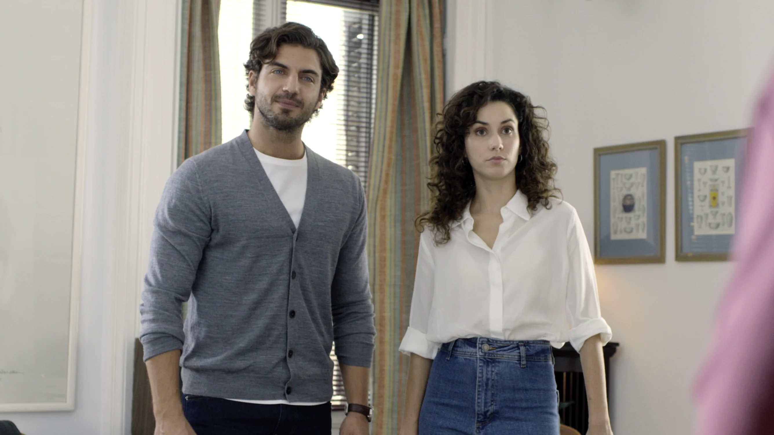 &iquest;De qu&eacute; te suenan Maxi Iglesias y Ximena Romo? &iexcl;Descubre a los actores que protagonizan Los artistas!