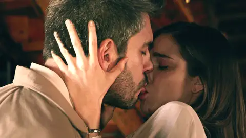 Andrés y Begoña, incapaces de controlar sus sentimientos en la cabaña donde comenzó todo: “Ahora solo existimos tú y yo Andrés y Begoña, incapaces de controlar sus sentimientos en la cabaña donde comenzó todo: “Ahora solo existimos tú y yo