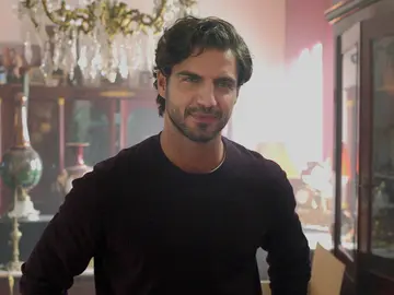 Maxi Iglesias es Yago, un astuto anticuario amante del arte Maxi Iglesias es Yago, un astuto anticuario amante del arte