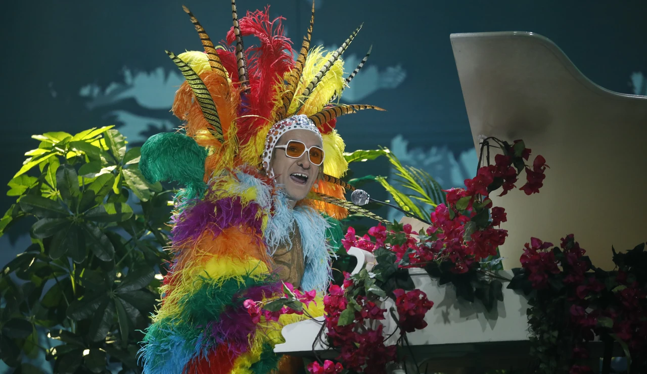 El último sueño cumplido de Miguel Lago: imita a Elton John con ‘Crocodile rock’