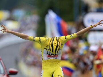 Tadej Pogacar entra en meta tras sentenciar de nuevo su victoria en la general del Tour de Francia 2024