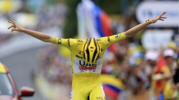 Tadej Pogacar entra en meta tras sentenciar de nuevo su victoria en la general del Tour de Francia 2024