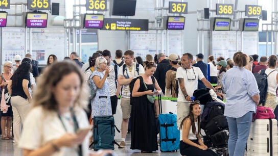 Imagen de las colas en los aeropuertos por el apag&oacute;n inform&aacute;tico de CrowdStike
