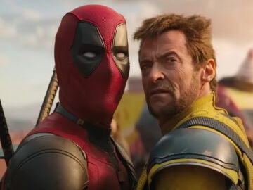 Ryan Reynolds y Hugh Jackman en una escena de Deadpool y Lobezno