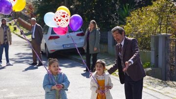 Globos, dulces y limonada: ¡Mercan y Elif, emocionadas con la sorpresa del abuelo Yekta!