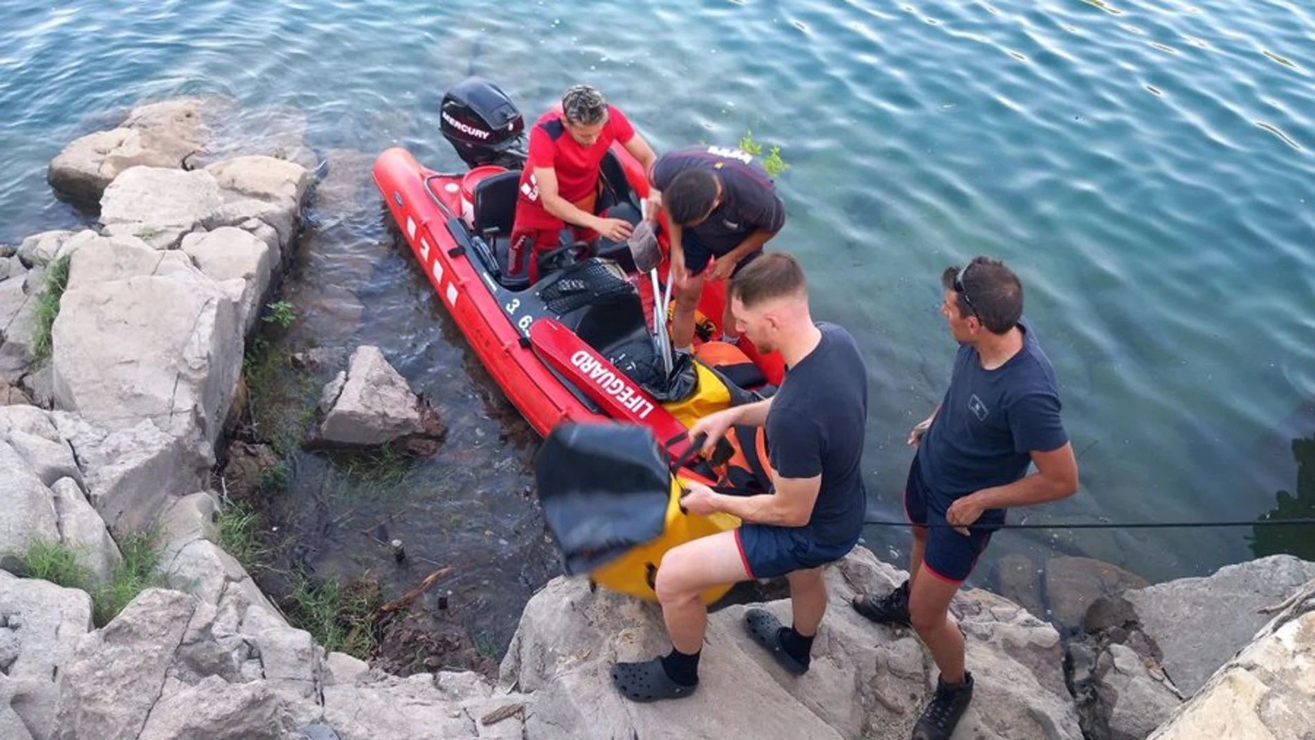 Efectivos de búsqueda en el pantano de Sant Antoni Efectivos de búsqueda en el pantano de Sant Antoni
