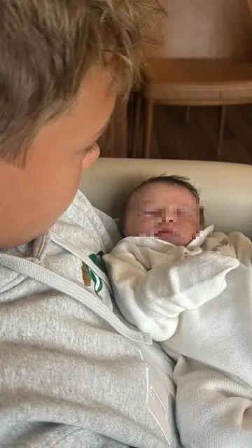 Davi Lucca, hijo de Neymar, con su hermana Helena Davi Lucca, hijo de Neymar, con su hermana Helena