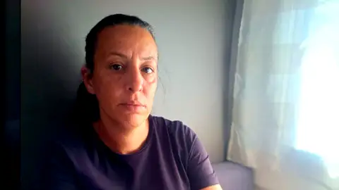 La justicia le obliga a volver a trabajar con su jefe, al que denunció por acoso sexual: "No ayuda a ninguna mujer" La justicia le obliga a volver a trabajar con su jefe, al que denunció por acoso sexual: "No ayuda a ninguna mujer"