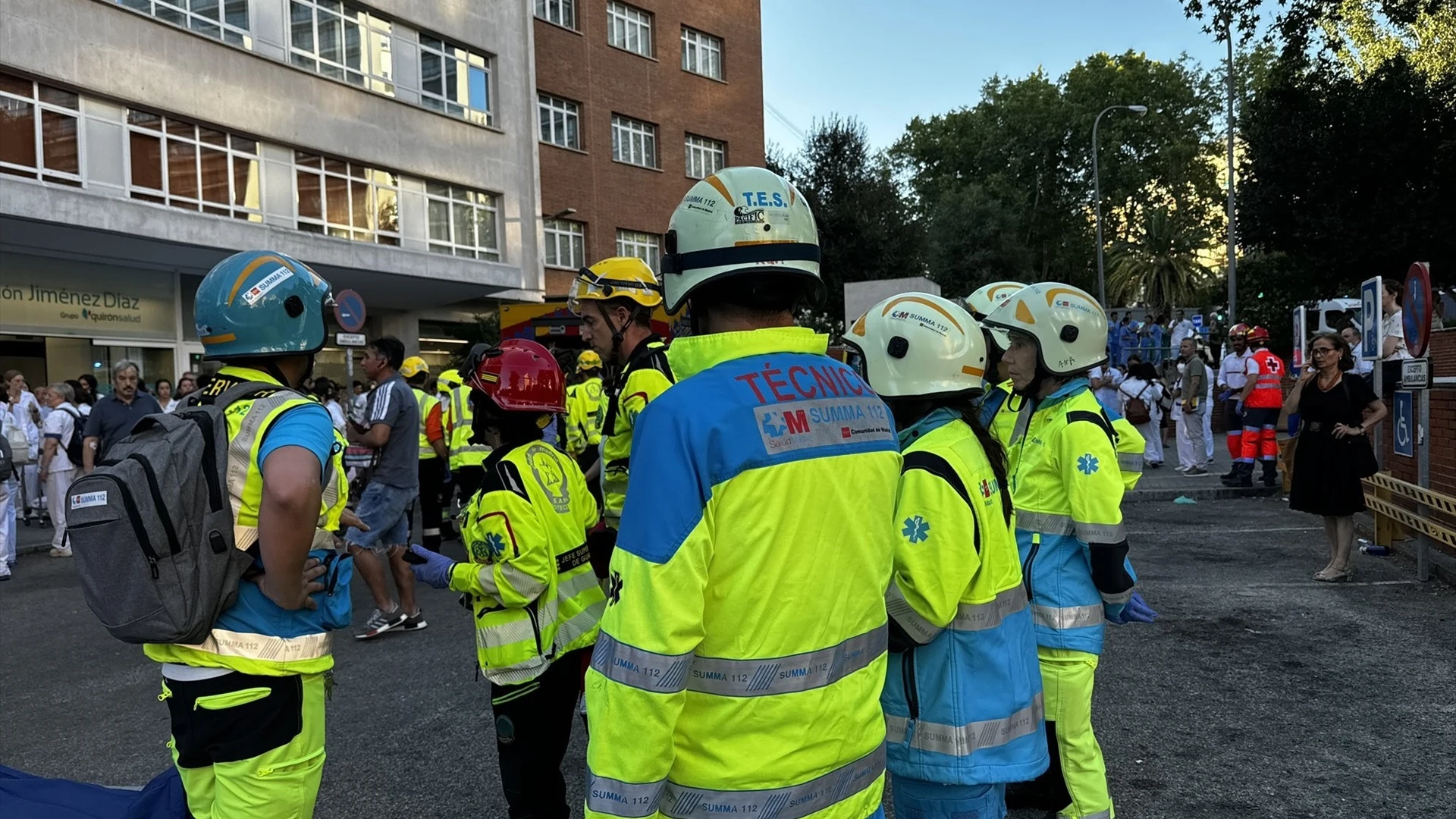 Bomberos extinguen un incendido en la Fundación Jiménez Díaz. Bomberos extinguen un incendido en la Fundación Jiménez Díaz.