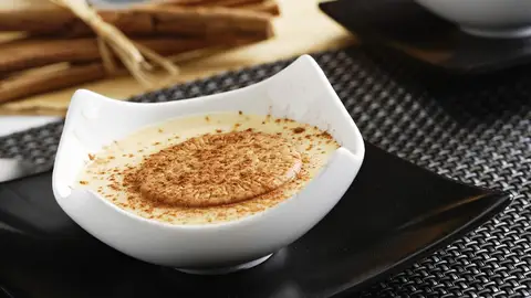 Unas natillas con canela Unas natillas con canela