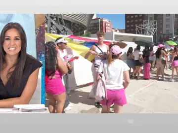 Fans esperando a entrar en el concierto de Karol G Fans esperando a entrar en el concierto de Karol G