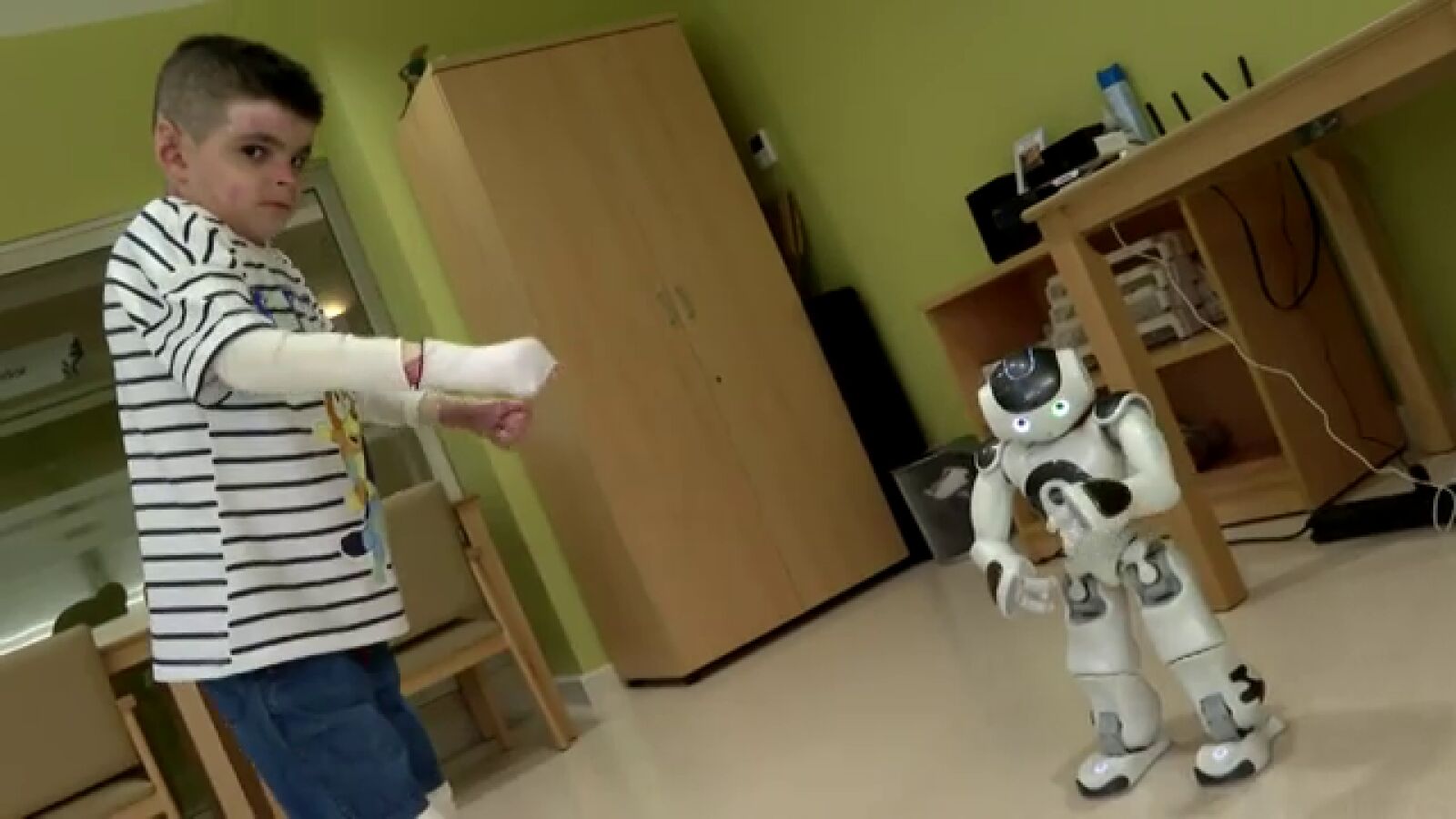 'Juande', el robot que ayuda a los niños con problemas motores