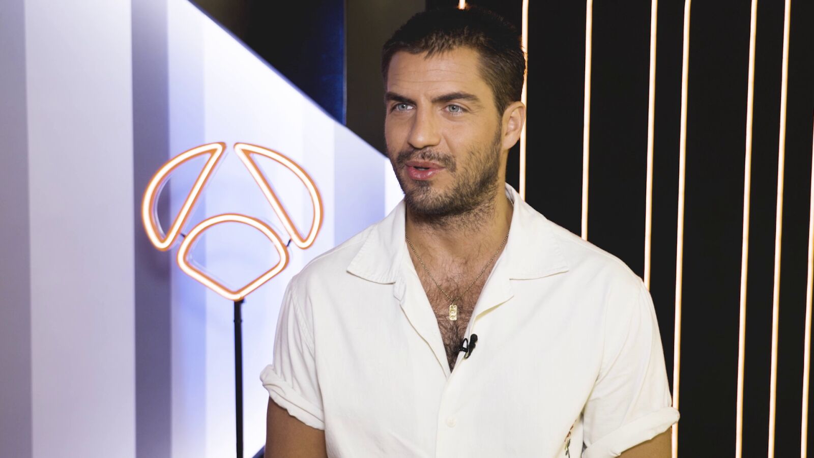 Maxi Iglesias nos da las claves de su personaje en Los artistas: 