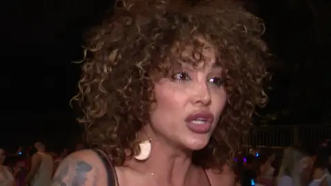 Daniela Santiago a la salida del concierto de Karol G Daniela Santiago a la salida del concierto de Karol G