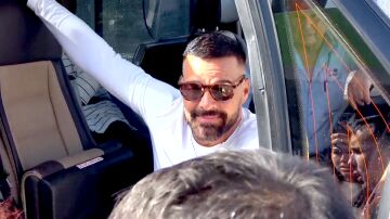 Ricky Martin reacciona de manera esquiva a las preguntas sobre su supuesta relación con Nacho Palau
