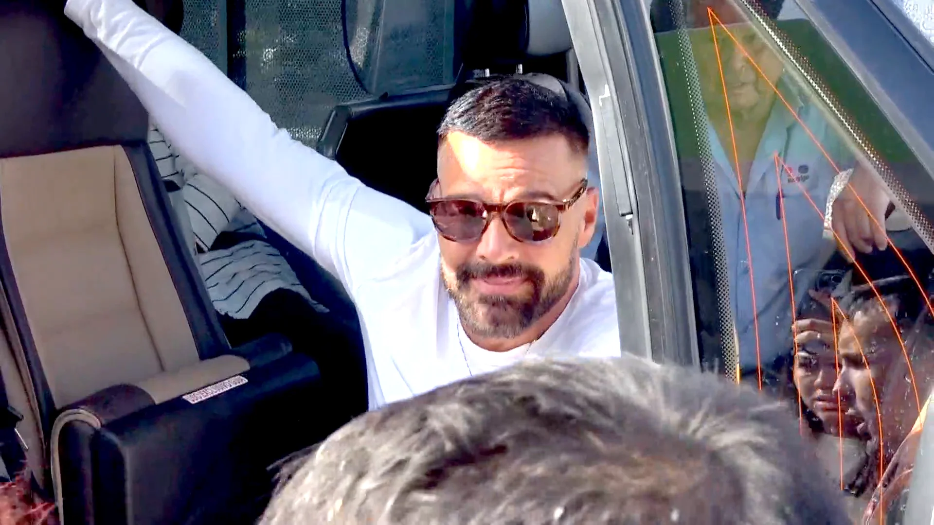 Ricky Martin reacciona de manera esquiva a las preguntas sobre su supuesta relaci&oacute;n con Nacho Palau