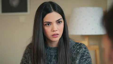 Tolga le oculta a Yasmin la verdad sobre Şevval, ¿hasta cuándo podrá mantener oculto ese secreto? Tolga le oculta a Yasmin la verdad sobre Şevval, ¿hasta cuándo podrá mantener oculto ese secreto?