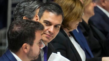 El presidente del Gobierno, Pedro Sánchez, y el presidente de la Generalitat, Pere Aragonés