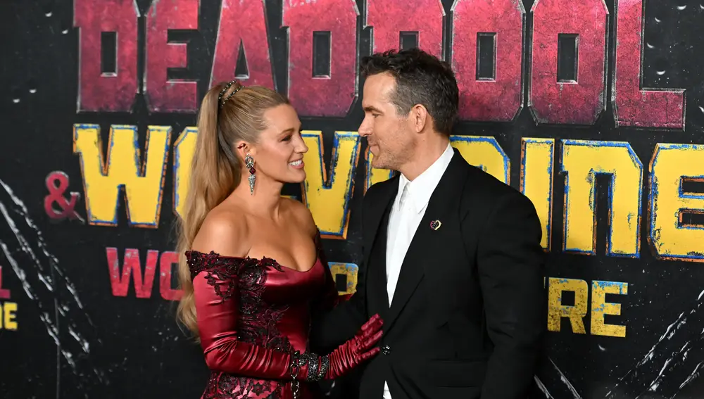 Ryan Reynolds y Blake Lively en la premiere de Deadpool y Lobezno Ryan Reynolds y Blake Lively en la premiere de Deadpool y Lobezno