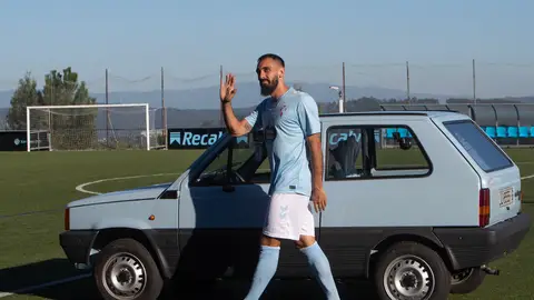 Borja Iglesias, en su presentación con el Celta de Vigo Borja Iglesias, en su presentación con el Celta de Vigo