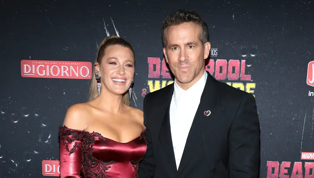 Ryan Reynolds y Blake Lively en la premiere de Deadpool y Lobezno Ryan Reynolds y Blake Lively en la premiere de Deadpool y Lobezno