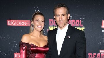 Ryan Reynolds y Blake Lively en la premiere de Deadpool y Lobezno