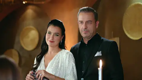 Yildiz, traicionada por partida doble: ¡Ender y Doğan van a casarse! Yildiz, traicionada por partida doble: ¡Ender y Doğan van a casarse!