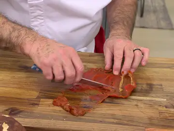 Karlos Arguiñano comparte su método infalible para extraer la carne de los pimientos choriceros Karlos Arguiñano comparte su método infalible para extraer la carne de los pimientos choriceros