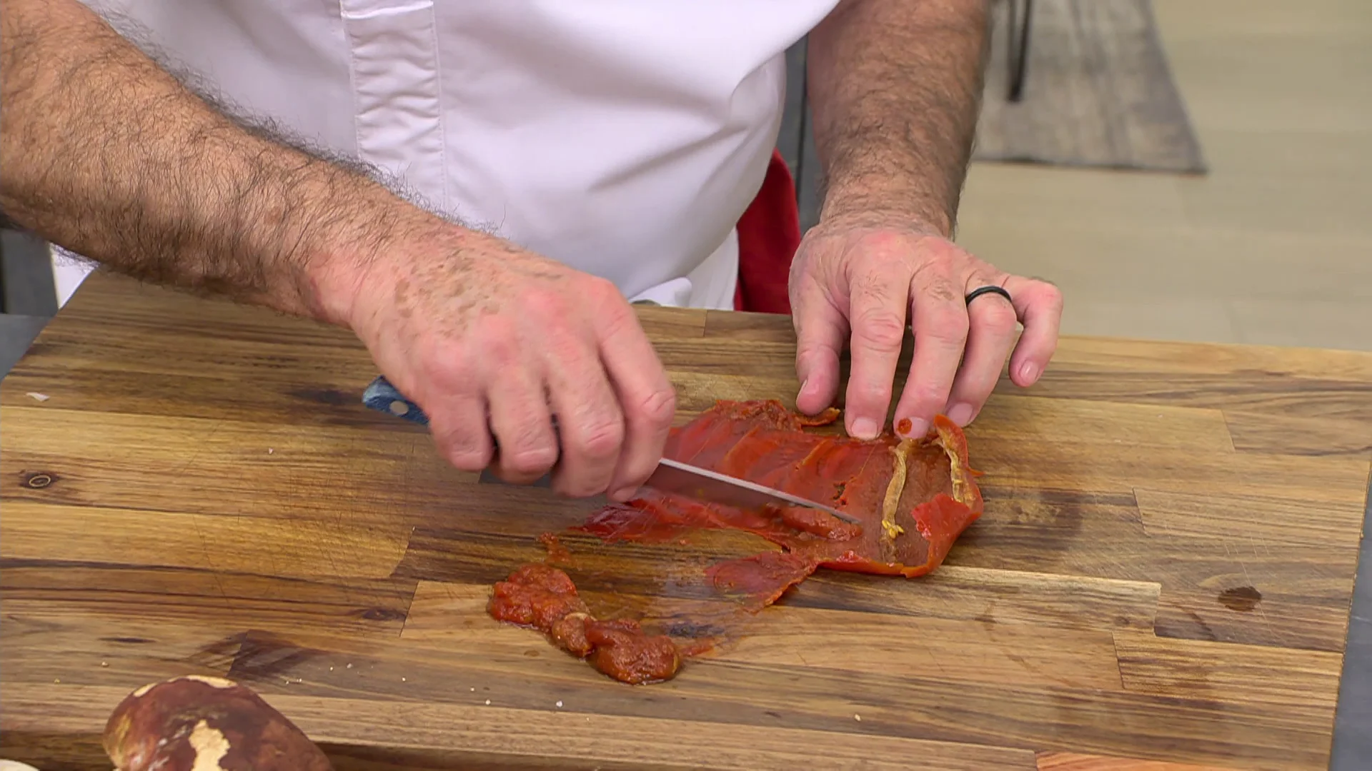 Karlos Arguiñano comparte su método infalible para extraer la carne de los pimientos choriceros Karlos Arguiñano comparte su método infalible para extraer la carne de los pimientos choriceros