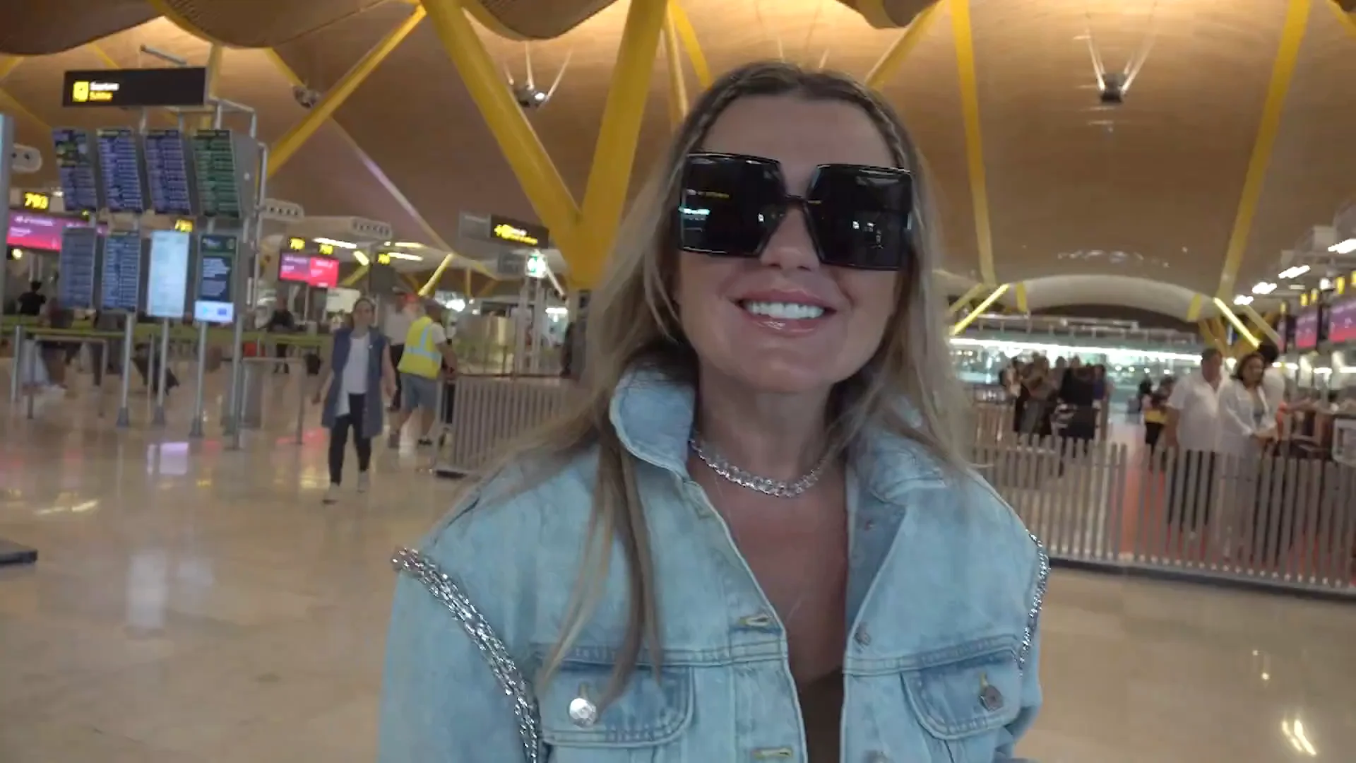 Amaia Montero agradece el apoyo en redes y anuncia que volverá en solitario: "Me vais a ver dentro de poco" Amaia Montero agradece el apoyo en redes y anuncia que volverá en solitario: "Me vais a ver dentro de poco"