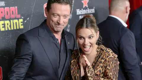Dafne Keen y Hugh Jackman en la premiere de Deadpool y Lobezno Dafne Keen y Hugh Jackman en la premiere de Deadpool y Lobezno